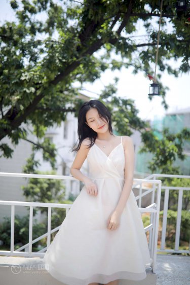 寡妇两腿间黑黑的毛